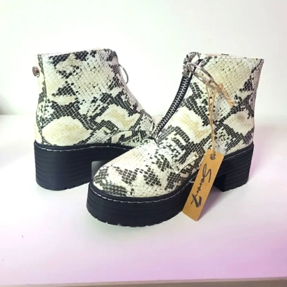 Seven7 footwear Zoe snake platform bootie, 8